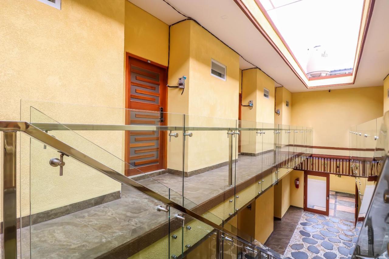 Hotel Dewi Uma House Denpasar Esterno foto